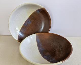 Two matching bowls for serving up your favorite dishes.