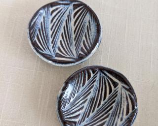 Two sweet little dishes for your dresser.