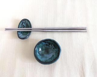 Two sweet little dishes for your table.